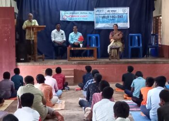 ವಿಟ್ಲ : ವಿಠಲ ಪ್ರೌಢ ಶಾಲೆಯಲ್ಲಿ ಯೋಗ ಮಾಹಿತಿ ಶಿಬಿರ