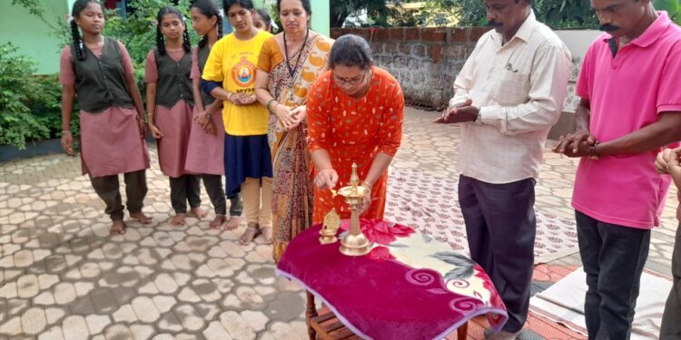 ಹಾರಾಡಿ: ಸರಕಾರಿ ಮಾದರಿ ಉನ್ನತ ಹಿರಿಯ ಪ್ರಾಥಮಿಕ ಶಾಲೆಯಲ್ಲಿ ಯೋಗ ದಿನಾಚರಣೆಯ ಸಂಭ್ರಮ