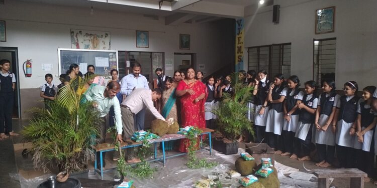 ವಿಟ್ಲ: ವಿಠ್ಠಲ್ ಜೇಸಿಸ್ ಶಾಲೆಯಲ್ಲಿ ‘ಹಲಸಿನ ಘಮ ಘಮ’