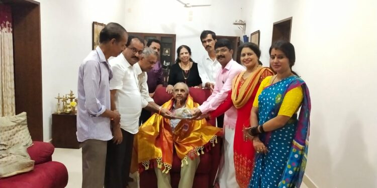 ಪುತ್ತೂರು: ಖ್ಯಾತ ವೈದ್ಯರಾದ ‘ಡಾ.ಪ್ರಸಾದ್ ಭಂಡಾರಿ’ ಯವರು ಪ್ರತಿಷ್ಠಿತ ‘ಐ.ಎಮ್.ಎ.- ಕೆ.ಎಸ್.ಬಿ. ಡಾಕ್ಟರ್ಸ್ ಡೇ’ ಪ್ರಶಸ್ತಿಗೆ ಆಯ್ಕೆಯಾದ ಹಿನ್ನೆಲೆ: ಬಿಜೆಪಿ ಪುತ್ತೂರು ನಗರ ಮಂಡಲ ವತಿಯಿಂದ ಅಭಿನಂದನೆ