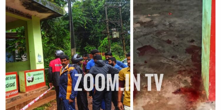 ವಿಟ್ಲ ಬಳಿ ಬಸ್ ತಂಗುದಾಣದಲ್ಲಿ ನಿಗೂಢ ರಕ್ತದೋಕುಳಿ: ಬೆಳ್ಳಂಬೆಳಗ್ಗೆ ಕಂಡು ಬಂದ ಭೀಕರ ದೃಶ್ಯ, ಭಯಭೀತರಾದ ಸಾರ್ವಜನಿಕರು.!! ವಿಟ್ಲ ಪೊಲೀಸರಿಂದ ಪರಿಶೀಲನೆ..!!!