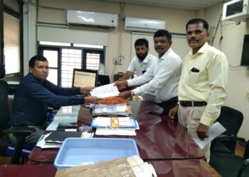 ಮುಂಡೂರು: ಶ್ರೀ ಮೃತ್ಯುಂಜಯೇಶ್ವರ ದೇವಸ್ಥಾನದ ವ್ಯವಸ್ಥಾಪನಾ ಸಮಿತಿ ಅಧ್ಯಕ್ಷರ ವಿರುದ್ಧ ಜಿಲ್ಲಾಧಿಕಾರಿ ಹಾಗೂ ಧಾರ್ಮಿಕ ದತ್ತಿ ಇಲಾಖೆಗೆ ದೂರು
