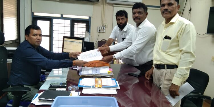 ಮುಂಡೂರು: ಶ್ರೀ ಮೃತ್ಯುಂಜಯೇಶ್ವರ ದೇವಸ್ಥಾನದ ವ್ಯವಸ್ಥಾಪನಾ ಸಮಿತಿ ಅಧ್ಯಕ್ಷರ ವಿರುದ್ಧ ಜಿಲ್ಲಾಧಿಕಾರಿ ಹಾಗೂ ಧಾರ್ಮಿಕ ದತ್ತಿ ಇಲಾಖೆಗೆ ದೂರು