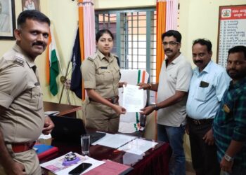 ಉಪ್ಪಿನಂಗಡಿ: ವರದಿಗೆ ತೆರಳಿದ್ದ ಮಾಧ್ಯಮದವರ ಮೇಲೆ ಹಲ್ಲೆ ಪ್ರಕರಣ: ಆರೋಪಿಗಳ ವಿರುದ್ಧ ಸೂಕ್ತ ಕ್ರಮಕ್ಕೆ ಕಡಬ ತಾಲೂಕು ಪತ್ರಕರ್ತರ ಸಂಘದಿಂದ ಮನವಿ