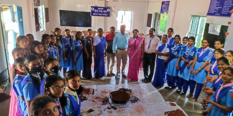 ಪುತ್ತೂರು: ಭಾರತ್ ಸ್ಕೌಟ್ಸ್ ಮತ್ತು ಗೈಡ್ಸ್ ವತಿಯಿಂದ ಬೀಜದುಂಡೆ ತಯಾರಿ ಕಾರ್ಯಕ್ರಮ