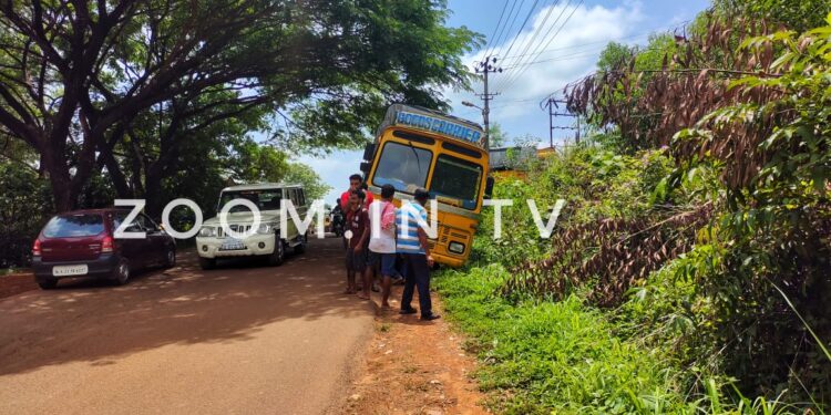 ಬೈಕ್ ಸವಾರನ ಪ್ರಾಣ ಉಳಿಸಲು ಹೋಗಿ ಪೇಚಿಗೆ ಸಿಲುಕಿದ ರೇಶನ್ ಸಾಗಾಟದ ಲಾರಿ.!!