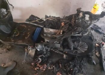 ಮಂಗಳೂರು: ಮನೆಯಲ್ಲಿ ಚಾರ್ಜ್ ಗೆ ಇಟ್ಟಿದ್ದ ಇಲೆಕ್ಟ್ರಿಕ್ ಸ್ಕೂಟರ್ ಬೆಂಕಿಗಾಹುತಿ..!!