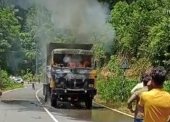 ವಿಟ್ಲದಿಂದ ಜಲ್ಲಿ ಸಾಗಿಸುತ್ತಿದ್ದ ಲಾರಿ ಅಗ್ನಿಗಾಹುತಿ..!!