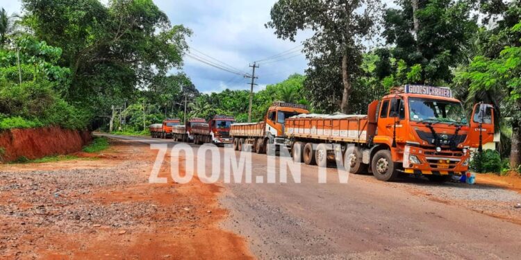 ಅಕ್ರಮವಾಗಿ ಆಂಧ್ರಪ್ರದೇಶಕ್ಕೆ ಮಣ್ಣು ಸಾಗಾಟ: ಏಳು ಲಾರಿಗಳನ್ನು ವಶಕ್ಕೆ ಪಡೆದ ವಿಟ್ಲ ಪೊಲೀಸರು..!!