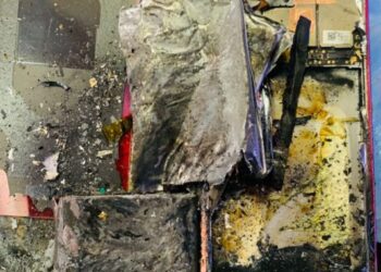 ಬೆಳ್ಳಾರೆ: ಮೊಬೈಲ್ ಶೋರೂಂನಲ್ಲಿ ರಿಪೇರಿ ಬಂದಿದ್ದ ರೆಡ್ಮಿ ಮೊಬೈಲ್ ಸ್ಪೋಟ..!!