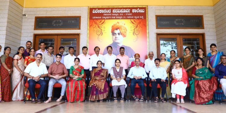ವಿವೇಕಾನಂದ ಪದವಿಪೂರ್ವ ಕಾಲೇಜಿನ ವತಿಯಿಂದ ದ್ವಿತೀಯ ಪಿಯುಸಿ ಫಲಿತಾಂಶದಲ್ಲಿ ವಿಶೇಷ ಸಾಧನೆಗೈದ ವಿದ್ಯಾರ್ಥಿಗಳಿಗೆ ಸನ್ಮಾನ