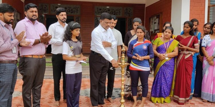 ಪುತ್ತೂರು: ಅಕ್ಷಯ ಕಾಲೇಜಿನಲ್ಲಿ ವಿಶ್ವ ಯೋಗ ದಿನಾಚರಣೆ