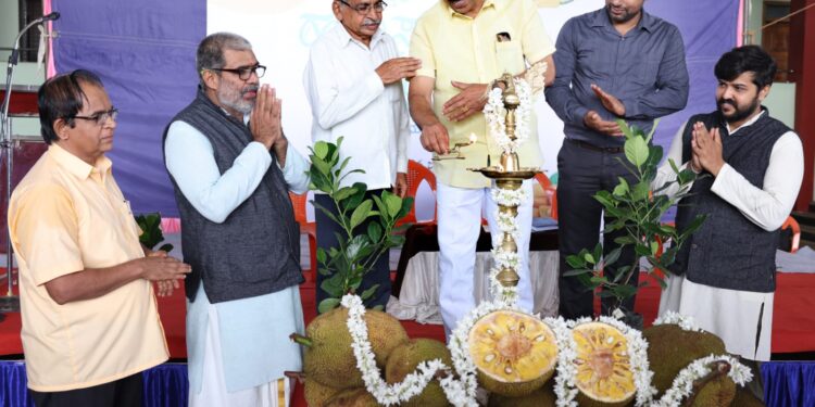 ಪುತ್ತೂರು: ನವತೇಜ, ಜೆಸಿಐ ವತಿಯಿಂದ “ಹಲಸು ಮೇಳ-ಹಲಸು ಹುರುಪು” : ಮಳಿಗೆಗಳಿಗೆ ಚಾಲನೆ ನೀಡಿದ ಶಾಸಕ ಸಂಜೀವ ಮಠಂದೂರು