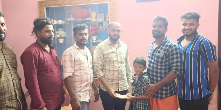 ಅನಾರೋಗ್ಯದಿಂದ ಬಳಲುತ್ತಿರುವ ಪುಟ್ಟ ಬಾಲಕನ ಚಿಕಿತ್ಸೆಗೆ ಸಹಾಯಹಸ್ತ ಚಾಚಿದ ಉದ್ಯಮಿ ಪ್ರಶಾಂತ್ ಗೌಡ ಮತ್ತು ಸ್ನೇಹಿತರು: ಬಾಲಕನ ಪೂರ್ಣ ಚಿಕಿತ್ಸೆಗೆ ಬೇಕಿದೆ ದಾನಿಗಳ ನೆರವು