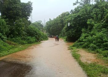 ಭಾರೀ ಮಳೆ: ವಿಟ್ಲ-ಸಾಲೆತ್ತೂರು ರಸ್ತೆಯ ಕುಡ್ತಮುಗೇರಿನಲ್ಲಿ ರಸ್ತೆ ಜಲಾವೃತ