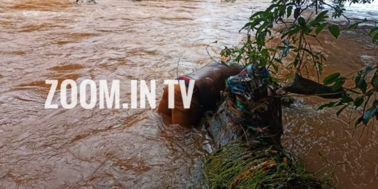 ಬೈತಡ್ಕ: ಕಾರು ಹೊಳೆಗೆ ಬಿದ್ದ ಪ್ರಕರಣ: 200 ಮೀ. ದೂರದಲ್ಲಿ ವ್ಯಕ್ತಿಯೋರ್ವರ ಮೃತದೇಹ ಪತ್ತೆ..!!