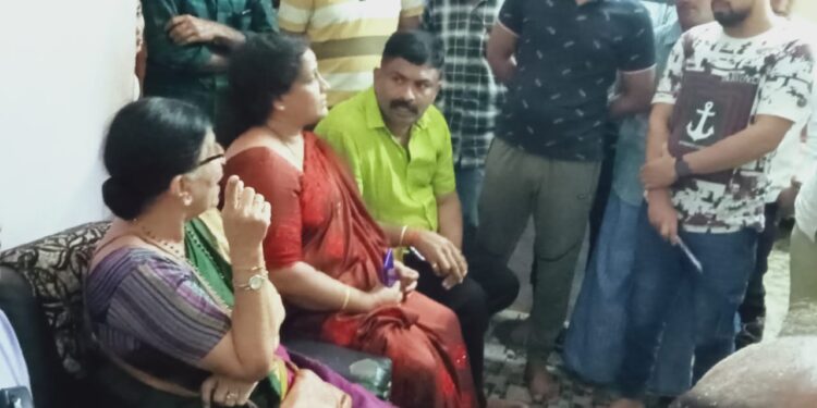 ಬೆಳ್ಳಾರೆ: ಮಸೂದ್ ಮನೆಗೆ ಮಾಜಿ ಶಾಸಕಿ ಶಕುಂತಳಾ ಶೆಟ್ಟಿ ನೇತೃತ್ವದ ಕಾಂಗ್ರೆಸ್ ನಿಯೋಗ ಭೇಟಿ: ಕುಟುಂಬಸ್ಥರಿಗೆ ಸಾಂತ್ವನ