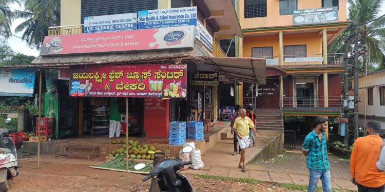 ಬಿಜೆಪಿ ಮುಖಂಡ ಪ್ರವೀಣ್ ಹತ್ಯೆ ಹಿನ್ನೆಲೆ: ವಿಟ್ಲದಲ್ಲಿಯೂ ಅಂಗಡಿ ಮುಂಗಟ್ಟುಗಳು ಬಂದ್: ಬಿಗಿ ಪೊಲೀಸ್ ಬಂದೋಬಸ್ತ್