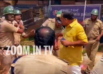 ಲಾಠಿಚಾರ್ಜ್ ವೇಳೆ ಕಾರ್ಯಕರ್ತರ ಮೇಲೆ ಪೊಲೀಸ್ ಸಿಬ್ಬಂದಿಯೋರ್ವರಿಂದ ಹೆಲ್ಮೆಟ್ ನಿಂದ ಹಲ್ಲೆ : ಪೊಲೀಸ್ ಸಿಬ್ಬಂದಿಯನ್ನು ಅಮಾನತುಗೊಳಿಸುವಂತೆ ಹಿಂದೂ ಸಂಘಟನೆಗಳ ಒತ್ತಾಯ