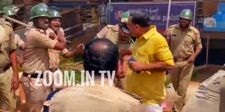 ಲಾಠಿಚಾರ್ಜ್ ವೇಳೆ ಕಾರ್ಯಕರ್ತರ ಮೇಲೆ ಪೊಲೀಸ್ ಸಿಬ್ಬಂದಿಯೋರ್ವರಿಂದ ಹೆಲ್ಮೆಟ್ ನಿಂದ ಹಲ್ಲೆ : ಪೊಲೀಸ್ ಸಿಬ್ಬಂದಿಯನ್ನು ಅಮಾನತುಗೊಳಿಸುವಂತೆ ಹಿಂದೂ ಸಂಘಟನೆಗಳ ಒತ್ತಾಯ