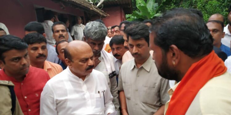 ಹಿಂದೂ ನಾಯಕ ಪ್ರವೀಣ್ ನೆಟ್ಟಾರ್ ಹತ್ಯೆ ಪ್ರಕರಣವನ್ನು ಸೂಕ್ತ ತನಿಖೆ ಆಗ್ರಹಿಸಿ ಹಾಗೂ ಕರಾವಳಿಯಲ್ಲಿ ರಾಷ್ಟ್ರೀಯ ತನಿಖಾ ದಳ ಸ್ಥಾಪಿಸುವಂತೆ ಮುಖ್ಯಮಂತ್ರಿಗಳಿಗೆ ವಿಶ್ವ ಹಿಂದೂ ಪರಿಷದ್ ಬಜರಂಗದಳ ವತಿಯಿಂದ ಮನವಿ