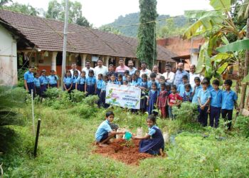 ವೀರಕಂಭ: ರೋಟರಿ ಕ್ಲಬ್ ಬಂಟ್ವಾಳ ಟೌನ್ ವತಿಯಿಂದ  ‘ವನಸಿರಿ’ ಹಾಗೂ ‘ಆರೋಗ್ಯ ಸಿರಿ’ ವಿಶೇಷ ಕಾರ್ಯಕ್ರಮ
