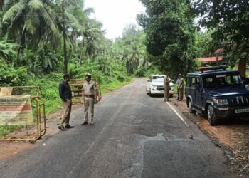 ವಿಟ್ಲ: ಕೇರಳ ಗಡಿ ಕೊಡಂಗೆ ಚೆಕ್ ಪೋಸ್ಟ್ ಗೆ ಜಿಲ್ಲಾ ಎಸ್ಪಿ ಭೇಟಿ-ಪರಿಶೀಲನೆ