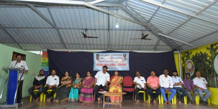 ನವೋದಯ ಸ್ವ -ಸಹಾಯ ಸಂಘದ ಮಹಿಳಾ ಸದಸ್ಯರಿಗೆ ಸಮವಸ್ತ್ರ ವಿತರಣಾ ಕಾರ್ಯಕ್ರಮ: ಸ್ವ -ಸಹಾಯ ಸಂಘಗಳ ಮೂಲಕ ಮಹಿಳಾ ಸಬಲೀಕರಣ- ಶಕುಂತಳಾ ಶೆಟ್ಟಿ