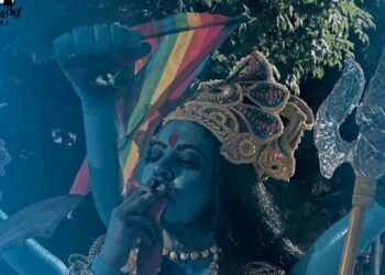 ಕಾಳಿ ಕೈಲಿ ಸಿಗರೇಟು, ಮತ್ತೊಂದು ಕೈಯಲ್ಲಿ ಎಲ್ಜಿಬಿಟಿಕ್ಯೂ ಧ್ವಜ : ಭುಗಿಲೆದ್ದ ಆಕ್ರೋಶ