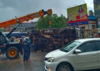 ಪಡುಬಿದ್ರೆ: ದ್ವಿಚಕ್ರ ವಾಹನದ ಮೇಲೆ ಬಿದ್ದ ಲಾರಿ: ಬೈಕ್‌ ಸವಾರ ಸ್ಥಳದಲ್ಲೇ ಮೃತ್ಯು