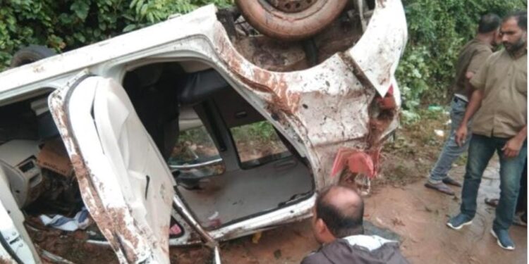 ಕಡಬ: ನಿಯಂತ್ರಣ ತಪ್ಪಿಕಾರು ಪಲ್ಟಿ: ಇಬ್ಬರಿಗೆ ಗಾಯ