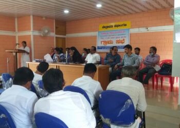 ಕೊಳ್ನಾಡು: ಗ್ರಾಮ ಸಭೆಯಲ್ಲಿ ಕಂದಾಯ ಇಲಾಖೆ, ಪಿಡಬ್ಯ್ಲುಡಿ ಮತ್ತು ನಾರ್ಶ ಸರಕಾರಿ ಪದವಿ ಕಾಲೇಜಿನ ಅವ್ಯವಸ್ಥೆ ವಿರುದ್ಧ ಆಕ್ರೋಶ: ಅಧಿಕಾರಿಗಳನ್ನು ತರಾಟೆಗೆ ತೆಗೆದುಕೊಂಡ ಗ್ರಾಮಸ್ಥರು