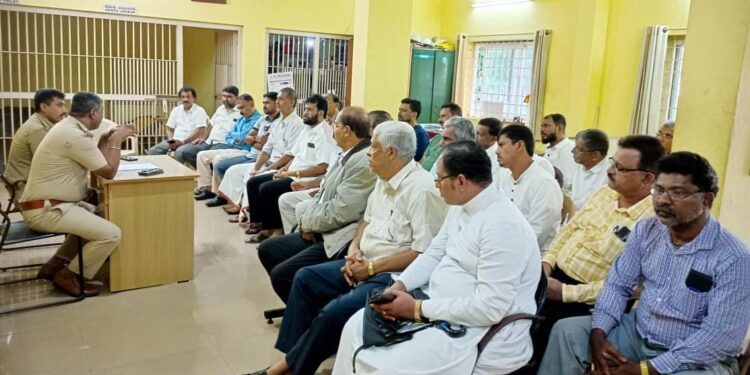 ಪುತ್ತೂರು: ನಗರ ಪೊಲೀಸ್ ಠಾಣೆಯಲ್ಲಿ ಸರ್ವ ಧರ್ಮದ ಮುಖಂಡರ ಶಾಂತಿ ಸಭೆ