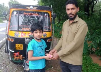 ಪುತ್ತೂರು: ಬಿದ್ದು ಸಿಕ್ಕಿದ ಚಿನ್ನದ ಸರವನ್ನು ಹಿಂತಿರುಗಿಸಿ ಪ್ರಾಮಾಣಿಕತೆ ಮೆರೆದ ಆಟೋ ಚಾಲಕ