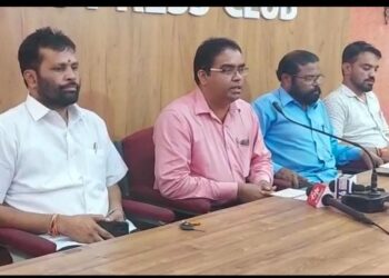 ಪುತ್ತೂರು: ಜು.14 ರಂದು ‘ಮುತ್ತಿನ ನಗರಿಯ ಹಿಂದೂ ಹೃದಯ ಸಾಮ್ರಾಟ್’ ‘ಡಾ.ಎಂ.ಕೆ. ಪ್ರಸಾದ್ ಅಭಿವಂದನಾ’ ಕಾರ್ಯಕ್ರಮ: ವಜ್ರದೇಹಿ ಮಠದ ಶ್ರೀಗಳು, ಸಂಸದ ನಳಿನ್ ಕುಮಾರ್ ಕಟೀಲ್ ಸೇರಿದಂತೆ ಹಲವು ಗಣ್ಯರು ಭಾಗಿ