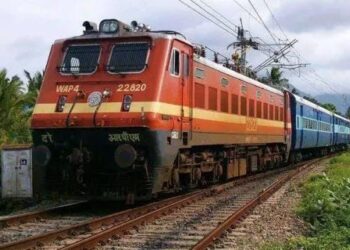 ಘಾಟಿ ರಸ್ತೆಗಳಲ್ಲಿ ಭೂಕುಸಿತ: ಮಂಗಳೂರು-ಬೆಂಗಳೂರು ಹೆಚ್ಚುವರಿ ರೈಲಿಗೆ ಬೇಡಿಕೆ