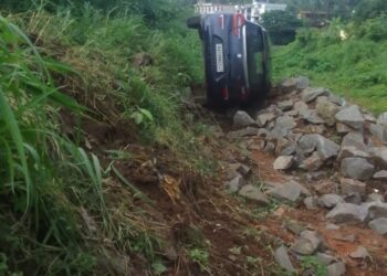 ಬಂಟ್ವಾಳ: 30ಅಡಿ ಆಳಕ್ಕೆ ಬಿದ್ದ ಕಾರು: ಚಾಲಕ ಪವಾಡಸದೃಶವಾಗಿ ಪಾರು..!!