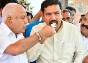 ಚುನಾವಣಾ ರಾಜಕೀಯದಿಂದ ನಿವೃತ್ತರಾಗಲು ಯಡಿಯೂರಪ್ಪ ನಿರ್ಧಾರ: ವಿಜಯೇಂದ್ರಗೆ ಶಿಕಾರಿಪುರ ಕ್ಷೇತ್ರ ಬಿಟ್ಟುಕೊಟ್ಟ ಬಿಎಸ್​ವೈ