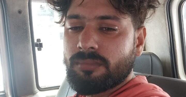 ಬಟ್ಟೆ ಬದಲಾಯಿಸುವ ವೇಳೆ ಮೊಬೈಲ್‌ನಲ್ಲಿ ಯುವತಿಯ ಚಿತ್ರ ಸೆರೆ ಹಿಡಿಯಲು ಯತ್ನ: ನೌಕರನ ಬಂಧನ: ಪೋಕ್ಸೋ ಪ್ರಕರಣ ದಾಖಲು