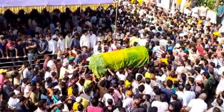 ಫಾಜೀಲ್ ಹತ್ಯೆ: ಅಂತಿಮ ದರ್ಶನಕ್ಕೆ ಸಾವಿರಾರು ಮಂದಿ: ಶಾಂತಿ ಕಾಪಾಡುವಂತೆ ಜಿಲ್ಲಾಡಳಿತ ಮನವಿ