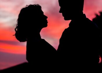 ಲಾಡ್ಜ್ ನಲ್ಲಿ ಅನ್ಯಕೋಮಿನ ವ್ಯಕ್ತಿಯೊಂದಿಗೆ ಹಿಂದೂ ಯುವತಿ ಪತ್ತೆ..!!