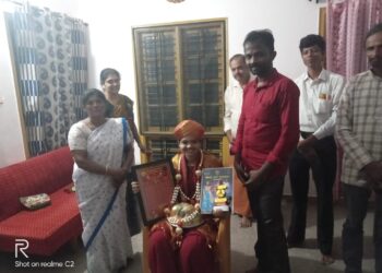 ಹೊಸಬೆಳಕು, ರಕ್ತ ಸಂಜೀವಿನಿ ಬ್ಲಡ್ ಗ್ರೂಪ್ ವತಿಯಿಂದ ಬಹುಮುಖ ಪ್ರತಿಭೆ ಅನನ್ಯ ಉಡುಪ ರವರಿಗೆ ಸನ್ಮಾನ