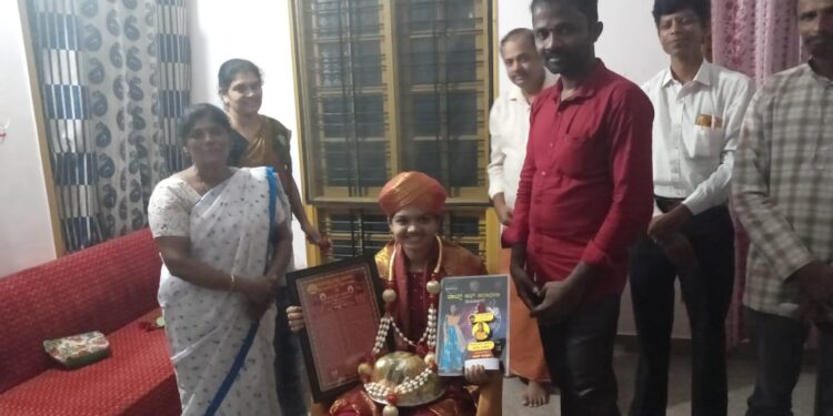 ಹೊಸಬೆಳಕು, ರಕ್ತ ಸಂಜೀವಿನಿ ಬ್ಲಡ್ ಗ್ರೂಪ್ ವತಿಯಿಂದ ಬಹುಮುಖ ಪ್ರತಿಭೆ ಅನನ್ಯ ಉಡುಪ ರವರಿಗೆ ಸನ್ಮಾನ