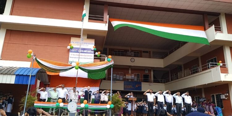 ವಿಟ್ಲ: ಜೇಸಿಸ್ ಆಂಗ್ಲ ಮಾಧ್ಯಮ ಪ್ರೌಢ ಶಾಲೆಯಲ್ಲಿ ’75ನೇ ವರ್ಷದ ಸ್ವಾತಂತ್ರ್ಯ ದಿನಾಚರಣೆ’