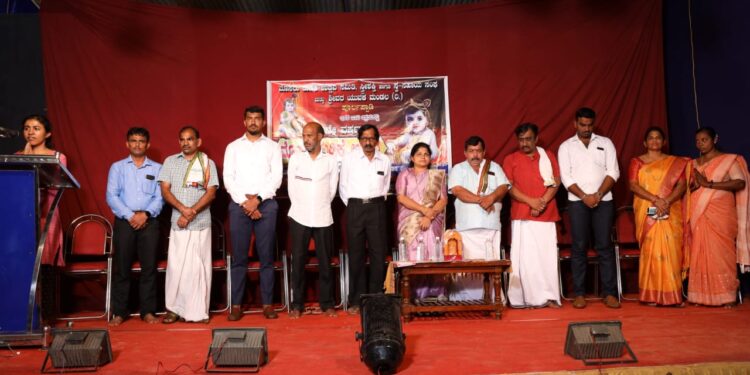 ಪೂರ್ಲಪ್ಪಾಡಿ: ಮೊಸರು ಕುಡಿಕೆ ಉತ್ಸವ ಸಮಿತಿ , ಸ್ತ್ರೀಶಕ್ತಿ ಮತ್ತು ಸ್ವಸಹಾಯ ಸಂಘ ಹಾಗೂ ಶ್ರೀವರ ಯುವಕ ಮಂಡಲದ ಸಹಯೋಗದಲ್ಲಿ 20ನೇ ವರ್ಷದ ಮೊಸರು ಕುಡಿಕೆ ಉತ್ಸವ