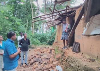 ತೆಂಕಿಲ: ಪ್ರಾಕೃತಿಕ ವಿಕೋಪದಿಂದಾಗಿ ಹಾನಿಗೊಳಗಾದ ಮನೆಗೆ ಶಾಸಕ ಸಂಜೀವ ಮಠಂದೂರು ಭೇಟಿ: ಸೂಕ್ತ ಪರಿಹಾರ ನೀಡಲು ಸೂಚನೆ