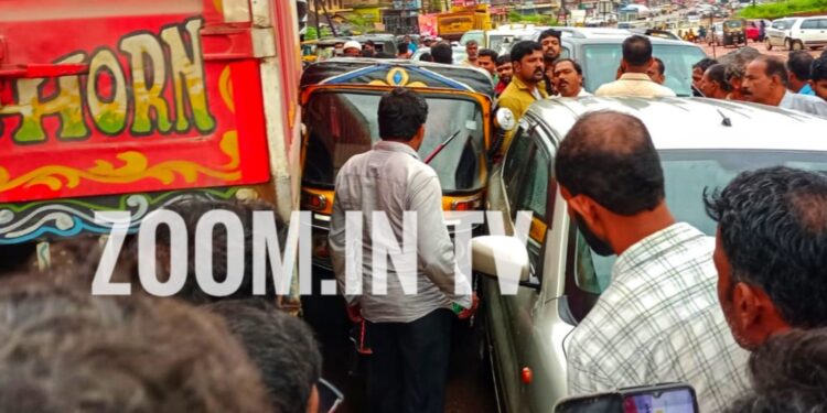 ನೆಲ್ಯಾಡಿ: ಲಾರಿ-ಕಾರು ಮತ್ತು ಆಟೋ ನಡುವೆ ಅಪಘಾತ..!!