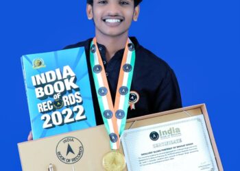 ಸ್ವಾತಂತ್ರ್ಯ ಹೋರಾಟಗಾರ, ಭಗತ್ ಸಿಂಗ್ ರವರ ಭಾವಚಿತ್ರವನ್ನು ಅತೀ ಸಣ್ಣ ಗಾಜಿನಲ್ಲಿ ನಿರ್ಮಿಸಿ ಇಂಡಿಯಾ ಬುಕ್ ಆಫ್ ರೆಕಾರ್ಡ್ ನಲ್ಲಿ ದಾಖಲೆ ಸೃಷ್ಟಿಸಿದ ದ.ಕ. ಜಿಲ್ಲೆಯ ರಕ್ಷಿತ್ ಎಚ್.ಎಸ್