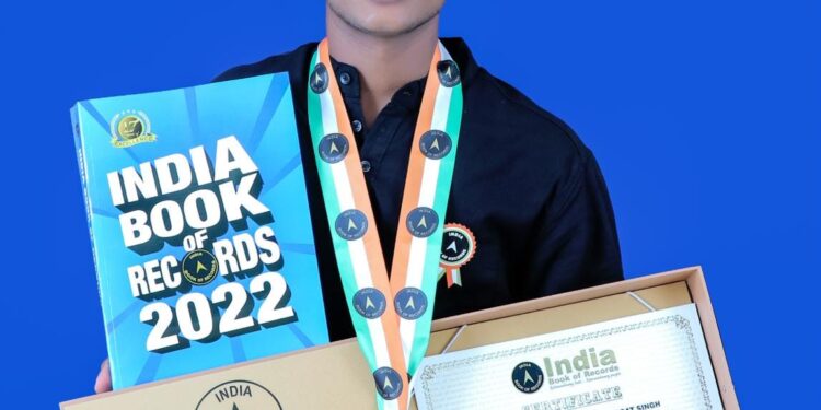 ಸ್ವಾತಂತ್ರ್ಯ ಹೋರಾಟಗಾರ, ಭಗತ್ ಸಿಂಗ್ ರವರ ಭಾವಚಿತ್ರವನ್ನು ಅತೀ ಸಣ್ಣ ಗಾಜಿನಲ್ಲಿ ನಿರ್ಮಿಸಿ ಇಂಡಿಯಾ ಬುಕ್ ಆಫ್ ರೆಕಾರ್ಡ್ ನಲ್ಲಿ ದಾಖಲೆ ಸೃಷ್ಟಿಸಿದ ದ.ಕ. ಜಿಲ್ಲೆಯ ರಕ್ಷಿತ್ ಎಚ್.ಎಸ್