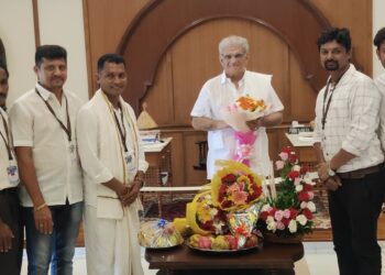 ಸೌತ್ ಕೆನರಾ ಫೋಟೋಗ್ರಾಫರ್ಸ್ ಎಸೋಸಿಯೇಶನ್ ಪುತ್ತೂರು ವಲಯದಿಂದ ವೀರೇಂದ್ರ ಹೆಗ್ಗಡೆ ರವರಿಗೆ ಗೌರವಾರ್ಪಣೆ